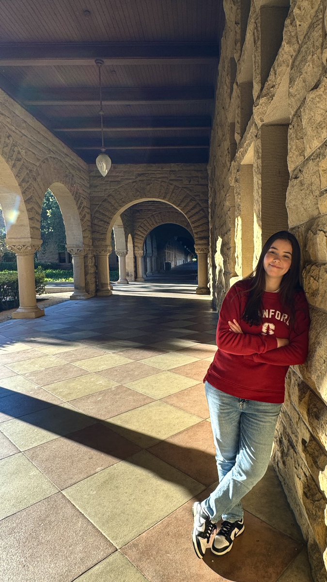 ValentinaSSrva's tweet photo. Being in a place like Stanford University is much more than a dream. 
Having the opportunity to be in this place and even to experience for a moment the true experience of an American university was one of the best periods of my life. Incredibly grateful for everything 🙏🏻 https://t.co/P0vLqLQ257