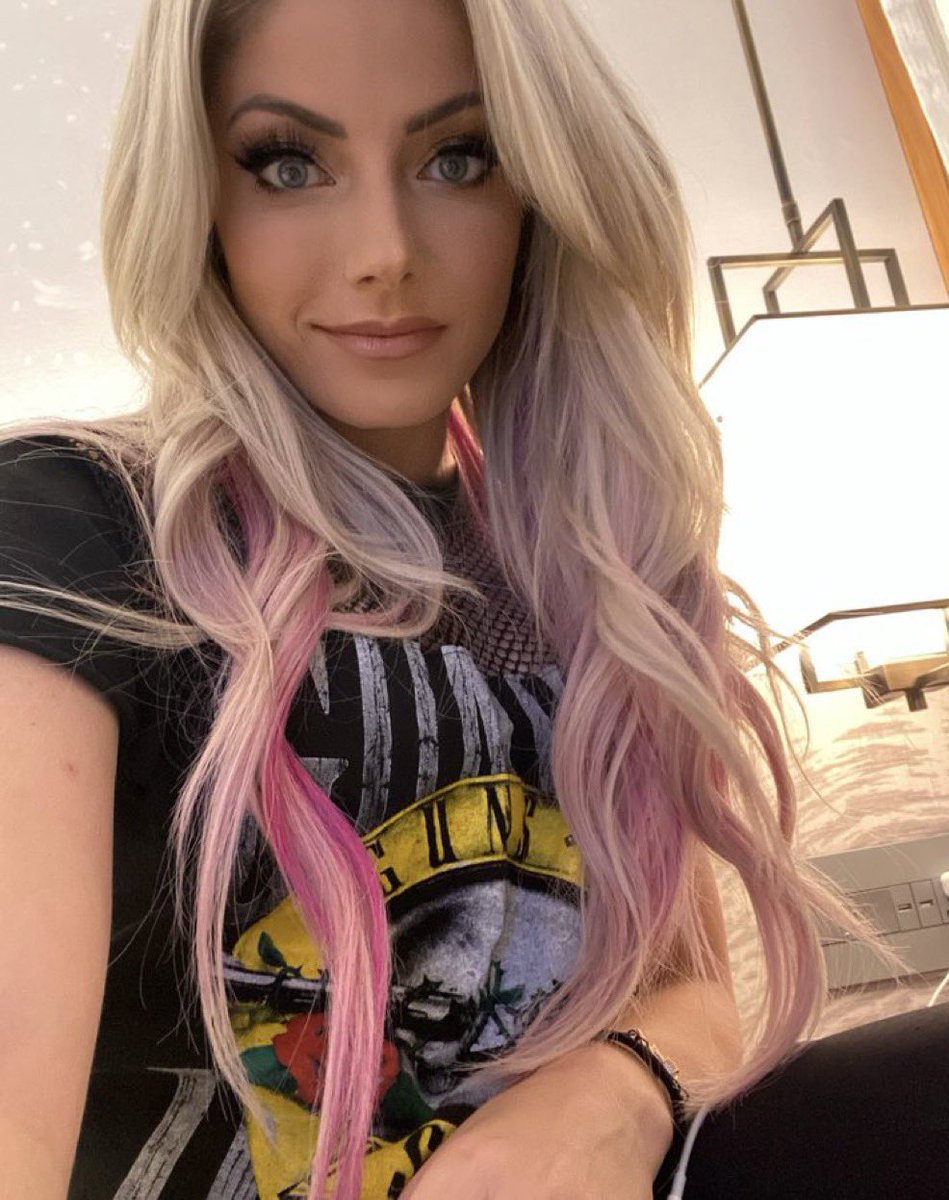 Alexa BLISS tweet media