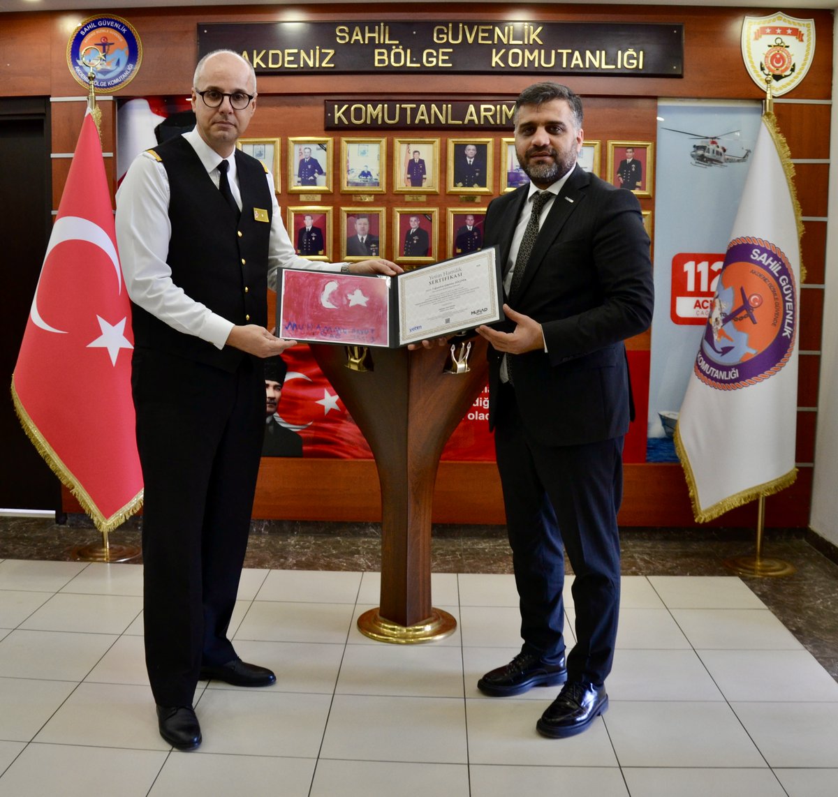 MÜSİAD Mersin Şube Başkanımız Mehmet Sait Kayan ve Yönetim Kurulu Üyelerimiz, Sahil Güvenlik Akdeniz Bölge Komutanı Sayın Tuğamiral Gökmen Gücüyen’i makamında ziyaret etti.

Nazik kabulleri ve samimi misafirperverlikleri için Sayın Gökmen Gücüyen’e teşekkür ederiz.