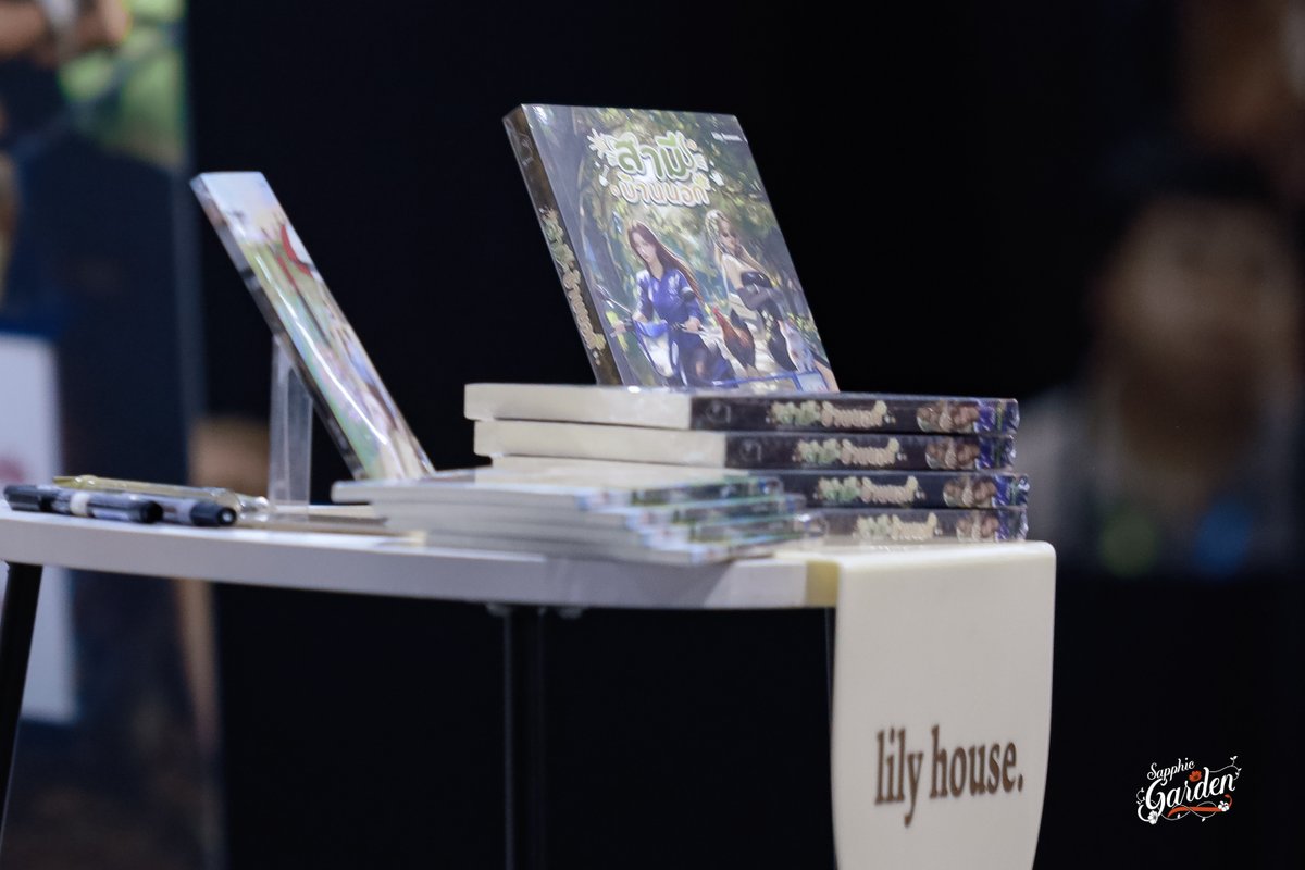 sapphic garden tweet media