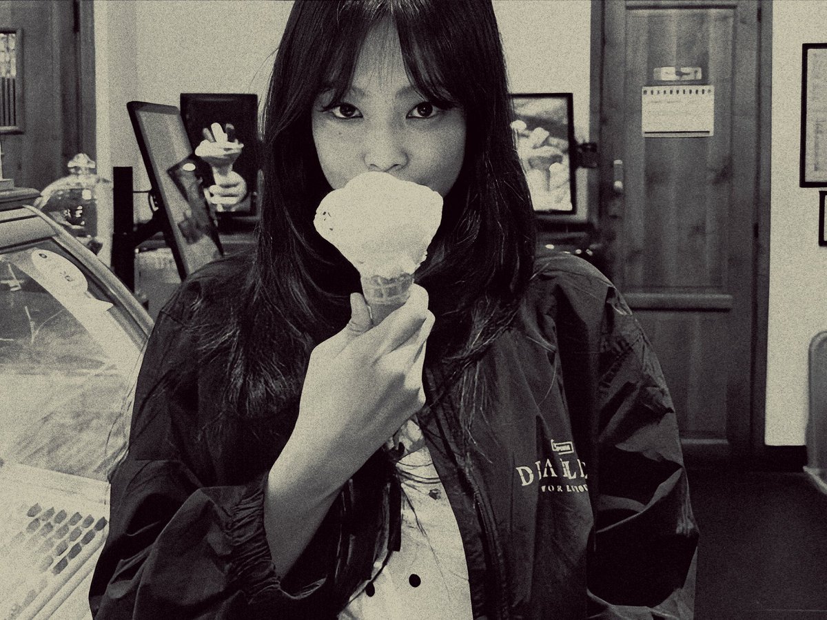 𝓼𝐞𝐥𝐢𝐧𝐞 tweet media