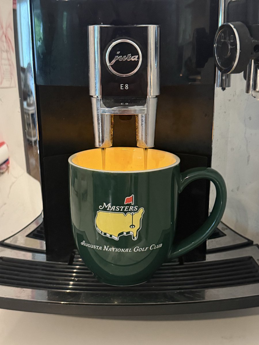 JakeAFarmer's tweet photo. Only coffee cup I’ll use all week…

Welcome back to Monday at the Masters. #themasters https://t.co/R1MorZufN3