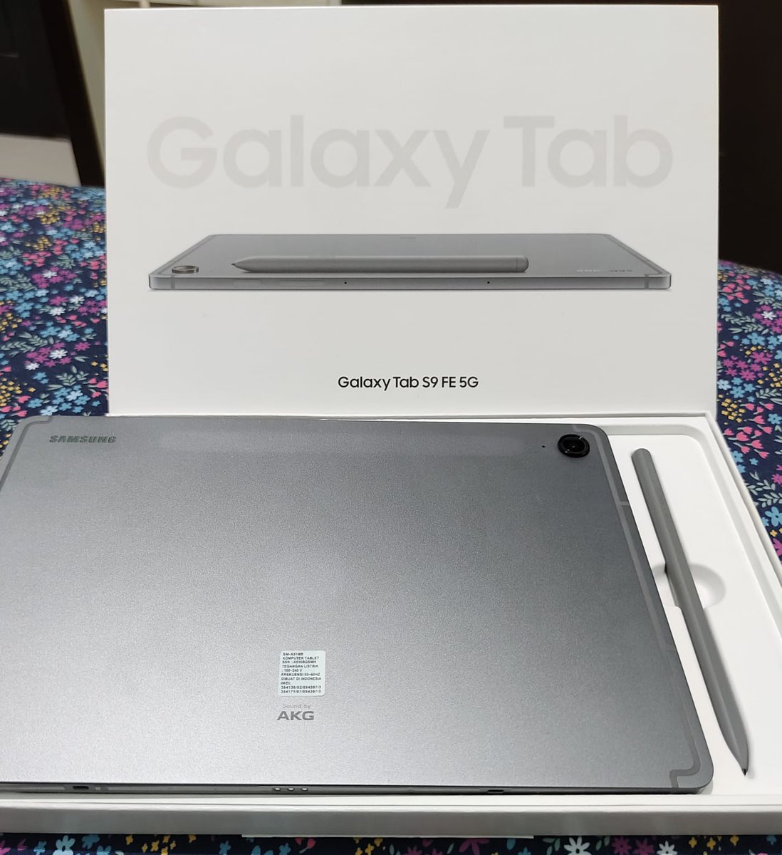 drlishens_wife's tweet photo. WTS Samsung Galaxy Tab S9 FE 5G 6/128. Fisik masih mulus dan ori. Include box lengkap, casing, screen protector, S pen, sama charger cable nya belum pernah dipakai.
๐ธNego 5.8jt
๐Dom Kepulauan Riau
#zonauang #wts #tabletsecond #samsunggalaxytab https://t.co/1T11ggH35w
