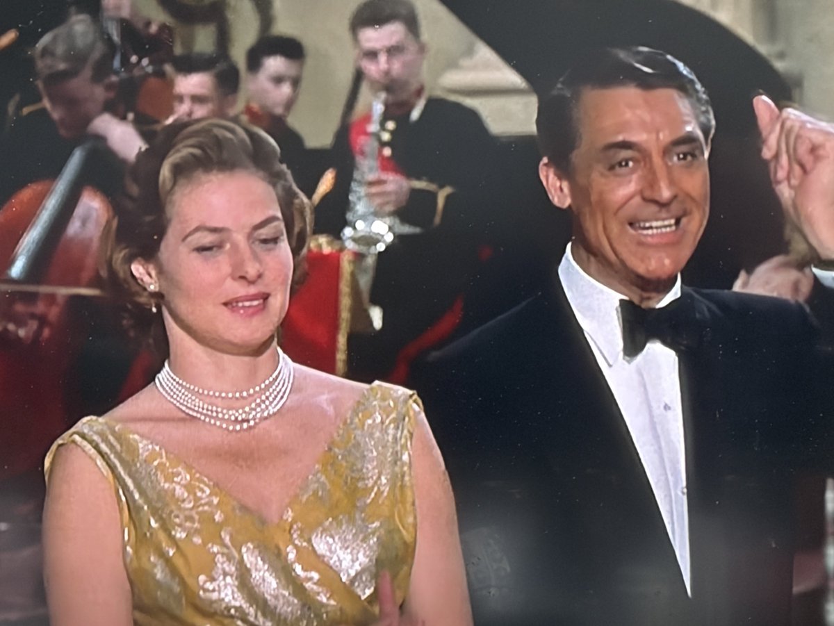 tempusultima's tweet image. Jonnet ei tiedä keitä nämä kaksi aikansa supertähteä ovat nimeltään. #classicmovie #darkcomedy