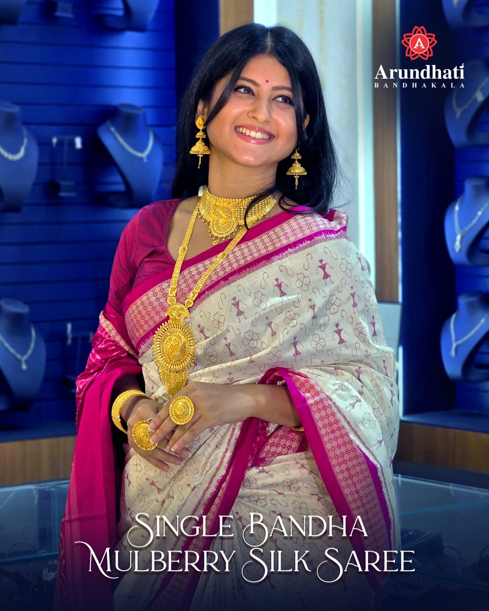 bandhakala's tweet photo. A graceful blend of heritage and contemporary elegance ✨

🎉𝐅𝐥𝐚𝐭 𝟏𝟓% 𝐎𝐅𝐅 + 𝐔𝐩 𝐭𝐨 𝟑𝟓% 𝐄𝐱𝐭𝐫𝐚 𝐒𝐚𝐯𝐢𝐧𝐠𝐬 - T &amp; C apply!

📍Visit your nearest 𝐀𝐫𝐮𝐧𝐝𝐡𝐚𝐭𝐢 𝐁𝐚𝐧𝐝𝐡𝐚𝐤𝐚𝐥𝐚 𝐬𝐭𝐨𝐫𝐞.
📞𝟏𝟖𝟎𝟎 𝟖𝟖𝟗 𝟖𝟎𝟏𝟖

#ArundhatiBandhakala #BandhaSaree https://t.co/Bpi0CVUay3