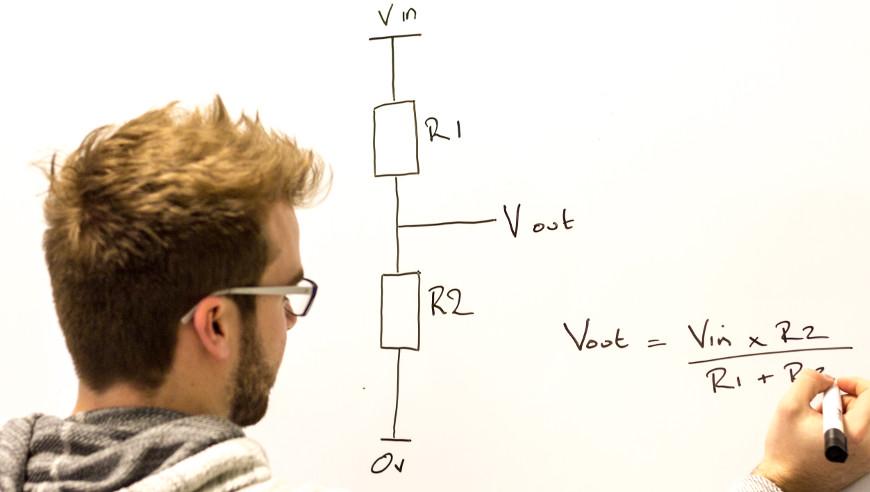 Kitronik's tweet image. ❓ What is... a Potential/Voltage Divider?

kitronik.co.uk/blogs/resource…

#learnelectronics #teachers