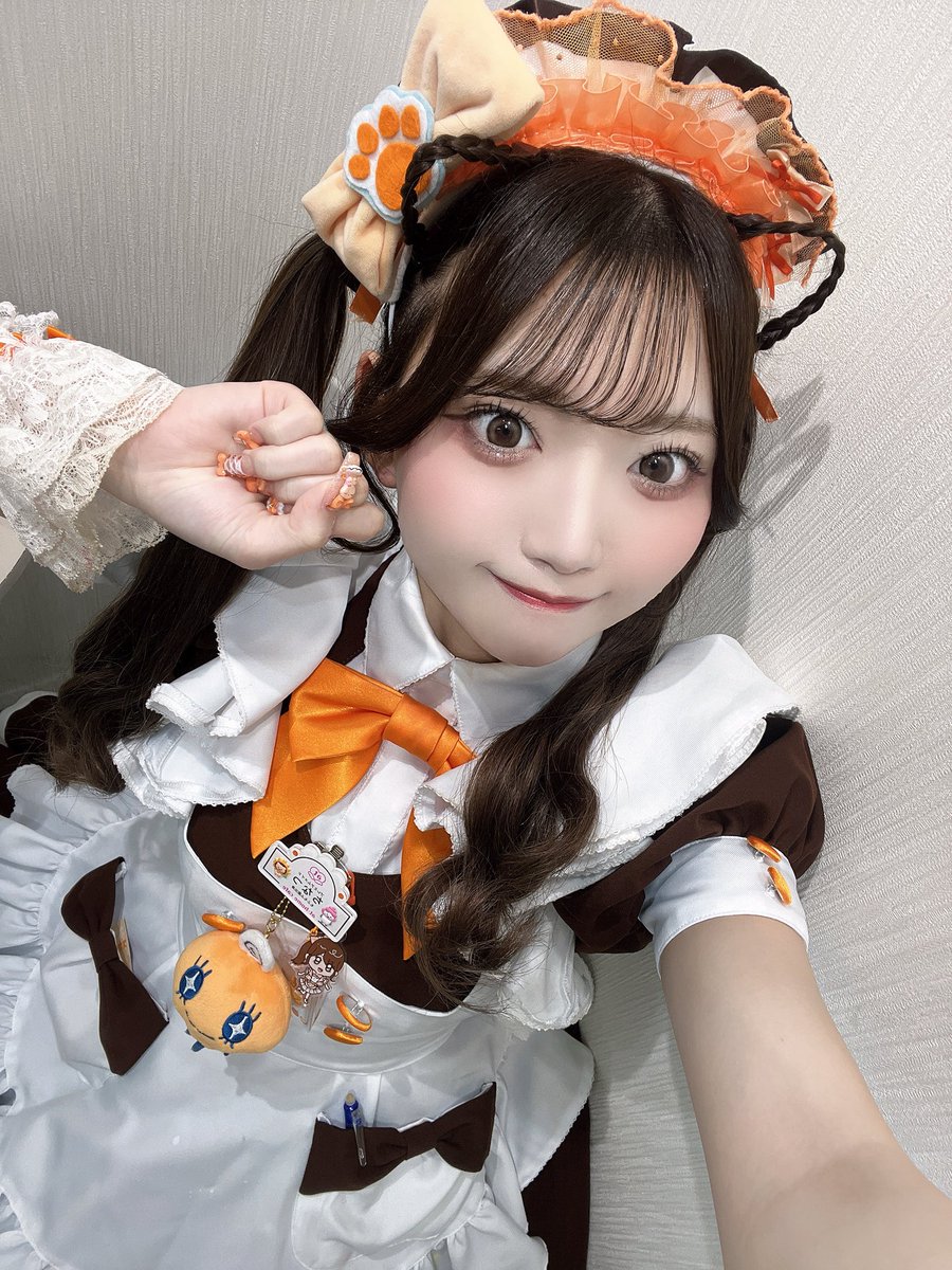 maid_chinatsu's tweet photo. 🐱🧡🧡🧡 https://t.co/FngdZ1qw6i