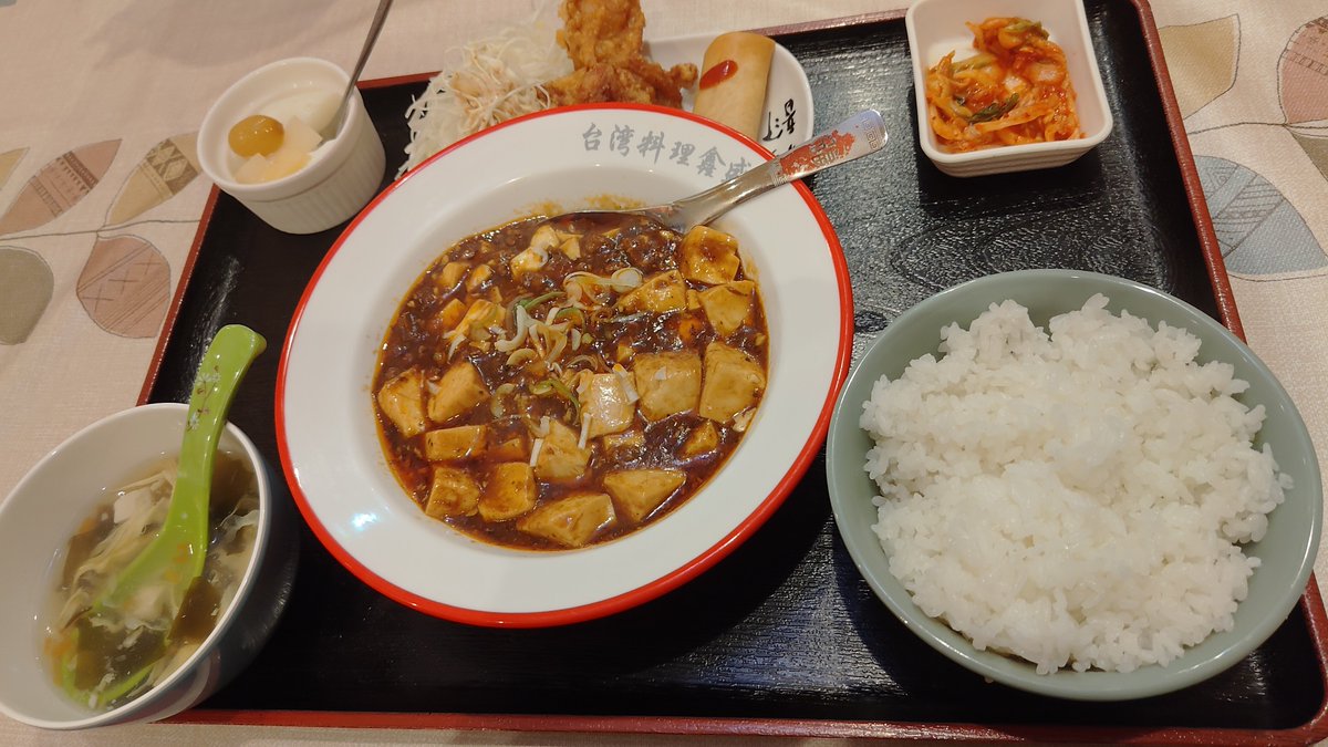 ねおんだむ tweet media