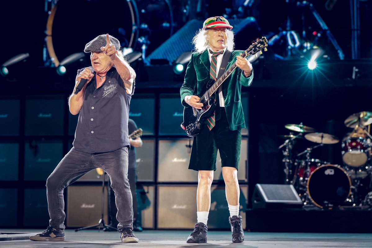 AC/DC tweet media
