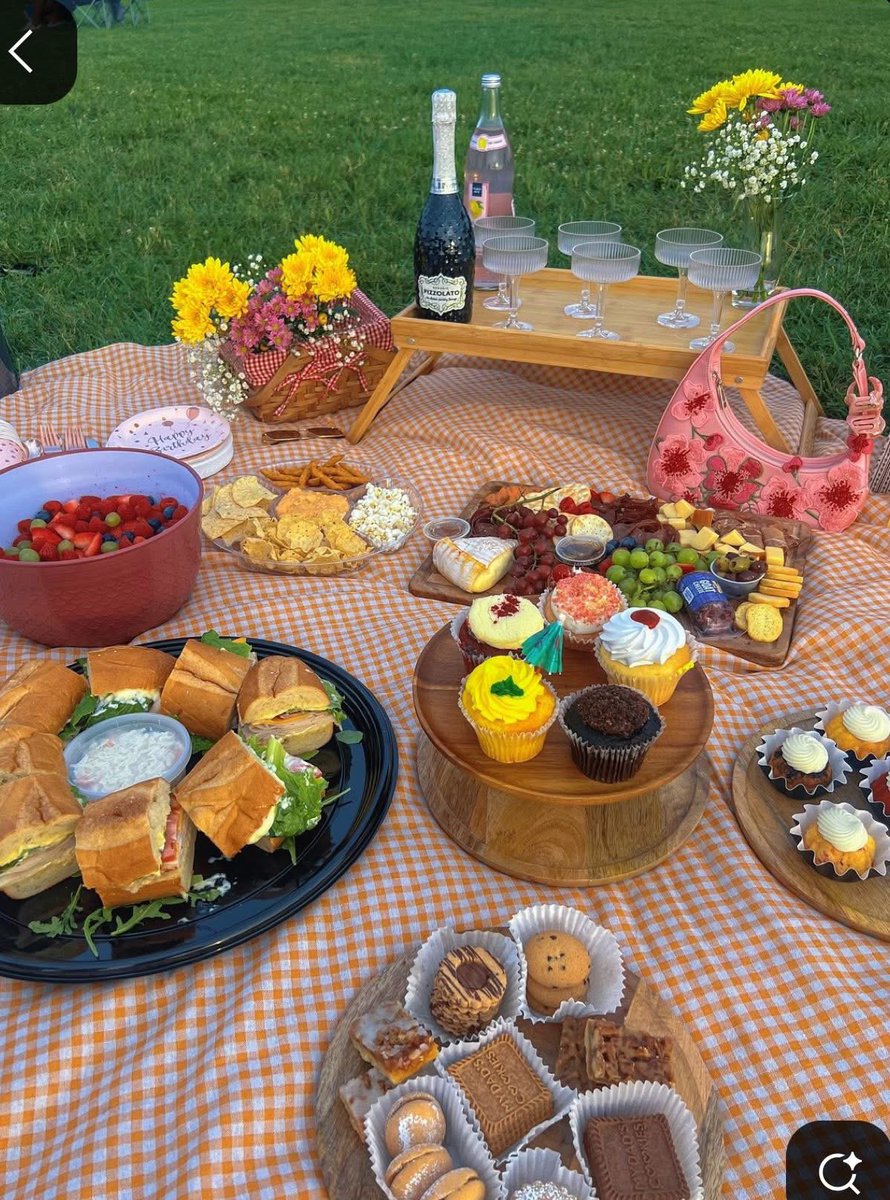 𝕄𝕒_ℤ𝕠𝕟𝕕𝕠 tweet media