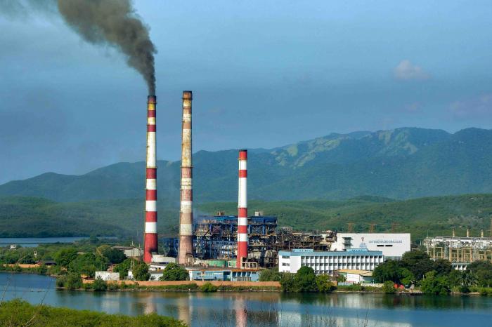 ⚡| Cuando el principal combustible es el ingenio

🏭Desde la década de los años 90, en la Central Termoeléctrica (CTE) Antonio Maceo Grajales se trabaja con el crudo nacional.