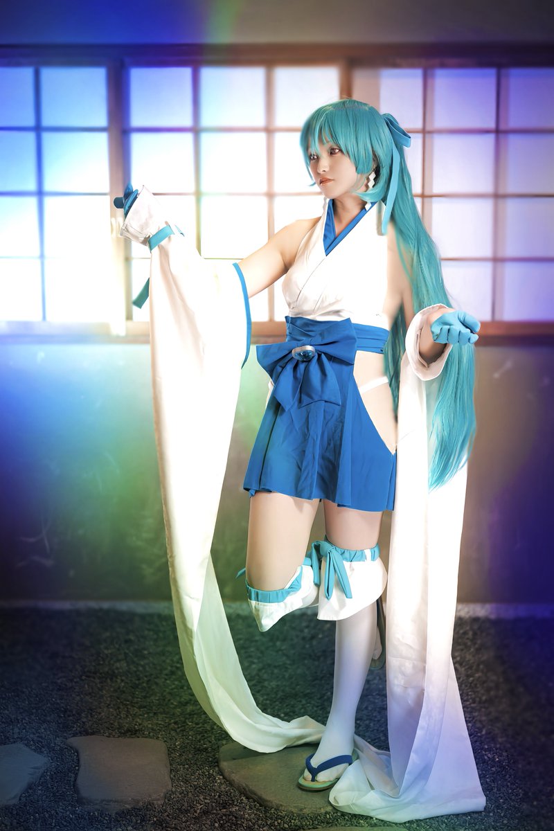 びすこ tweet media