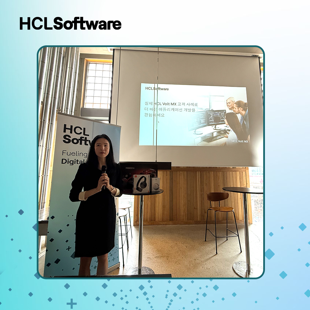 HCLSoftware's tweet photo. At the HCL Volt MX event, customers and partners came together for a fireside chat on real-world digital transformation journeys. 

Collaboration continues to drive innovation forward.

#HCLVoltMX #DigitalTransformation #LowCode #CustomerExperience #HCLSoftware https://t.co/MBIWC5fgxM