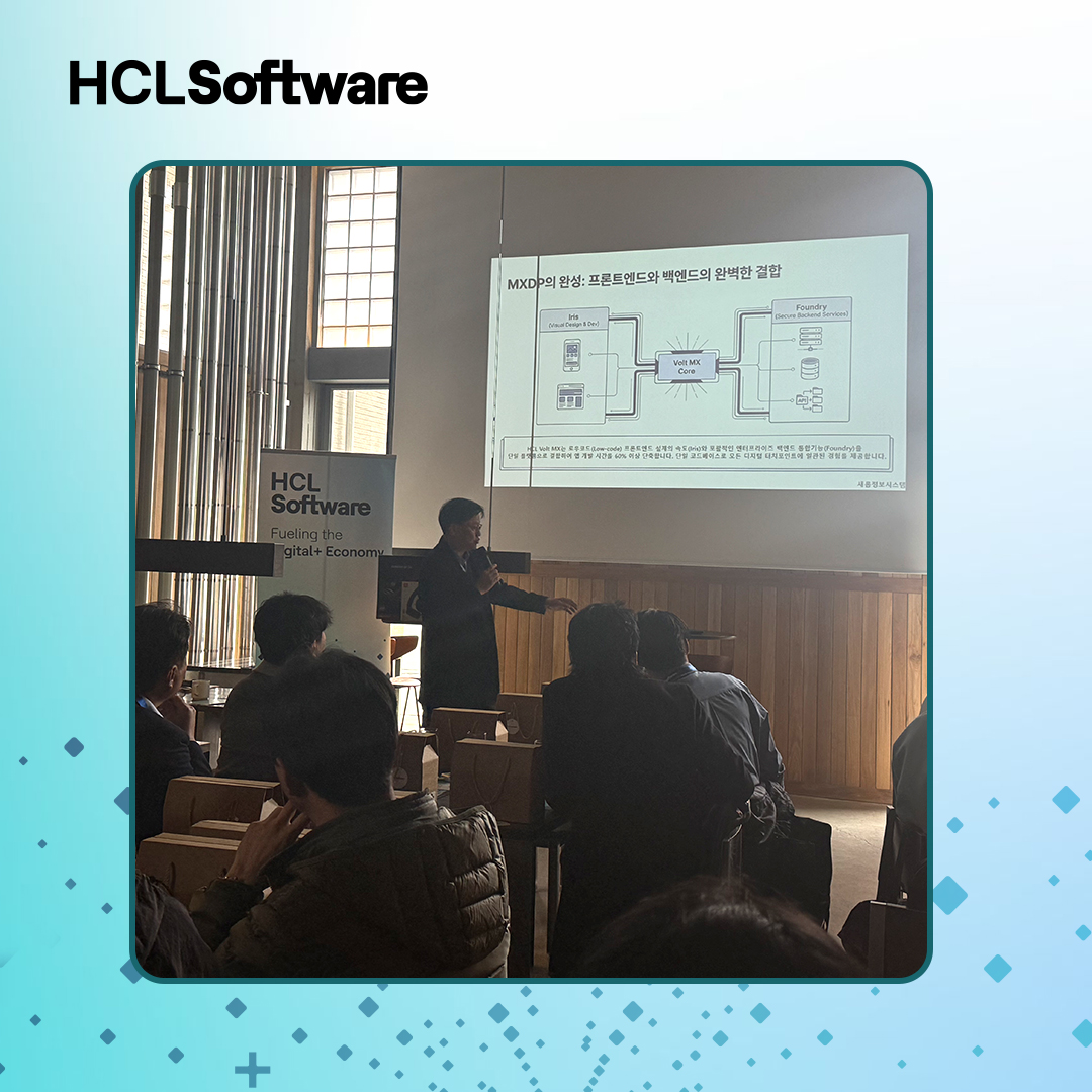 HCLSoftware's tweet photo. At the HCL Volt MX event, customers and partners came together for a fireside chat on real-world digital transformation journeys. 

Collaboration continues to drive innovation forward.

#HCLVoltMX #DigitalTransformation #LowCode #CustomerExperience #HCLSoftware https://t.co/MBIWC5fgxM