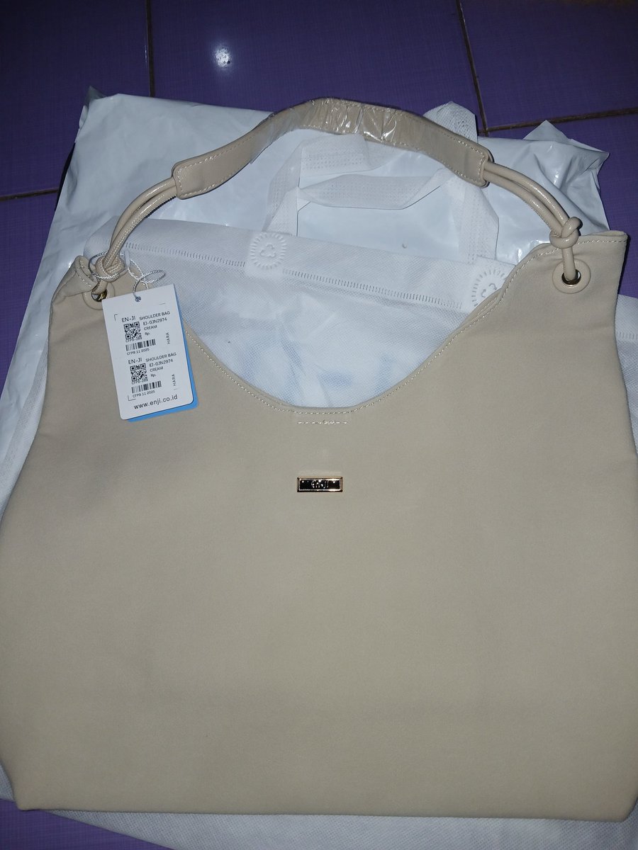 mayoorens7 tweet media