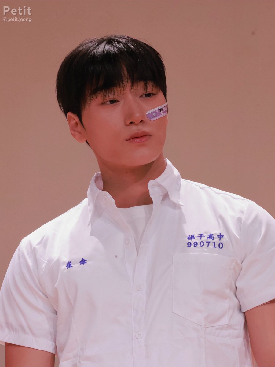 can ¹⁶ tweet media