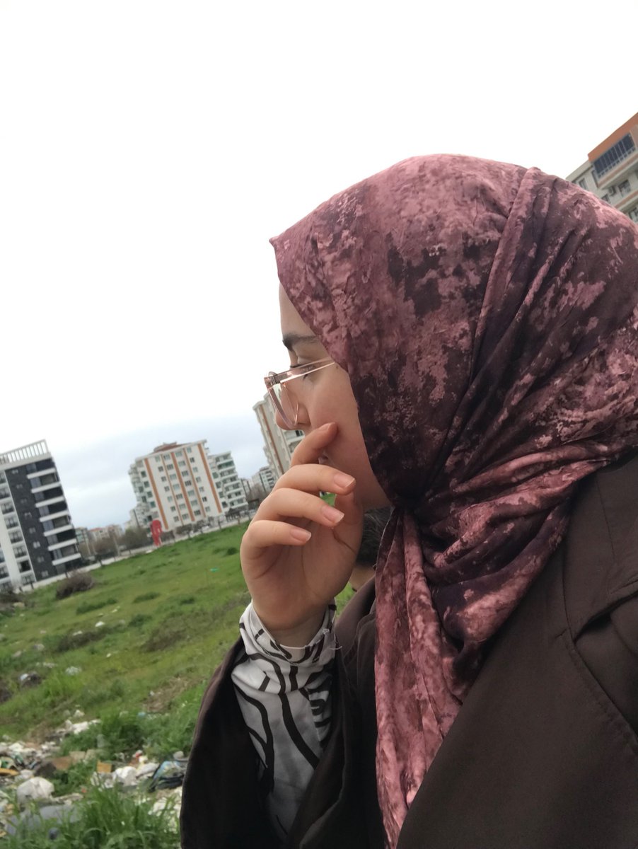 sumdiyebirii0's tweet photo. Makyajsız da dışarı çıkabilen bacılarıma selam olsun https://t.co/4FlJ0GDKio
