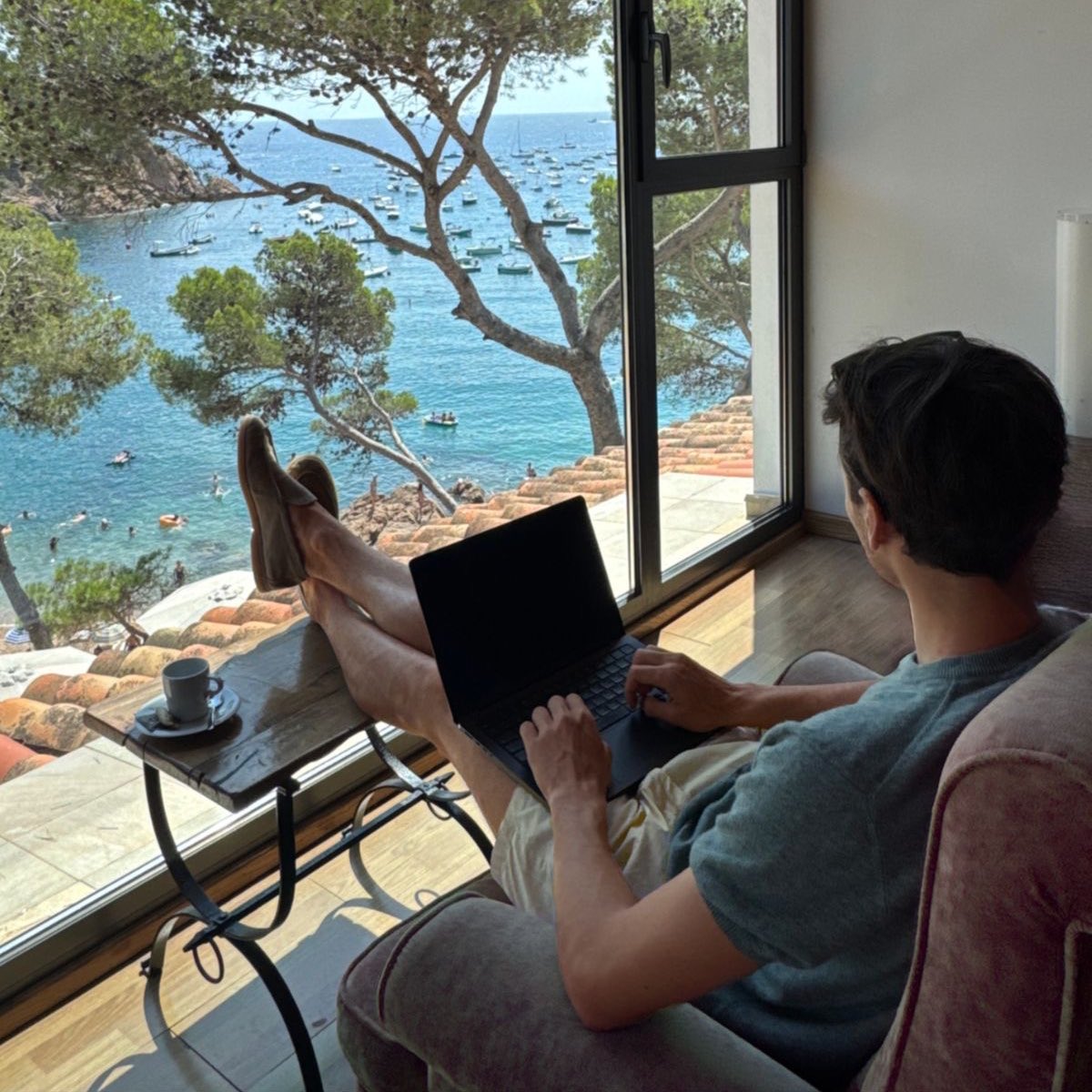 UbermenschMind's tweet photo. This is literally the peak way of living in your 20s.

Just add a business you can work on, a boat, a hot blonde (don’t let her longhouse you tho) and some real friends who are on a similar mission https://t.co/HssJLiunFy