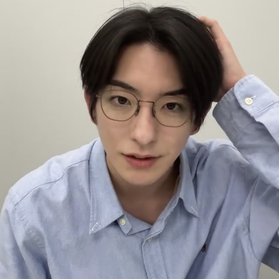 너무좋아서 안경에 자물쇠걸고싶은감정이들음