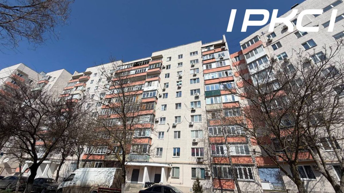 News_of_Donbass's tweet image. 🏗 Digest of the restoration work in the #DPR over the past week:

➡️ In #Mariupol, several apartment buildings have been restored: on Peizazhnaya Street, Granitnaya Street, Tsybulko Street, and Pashkovskogo Street. A range of work has been completed in all buildings, including