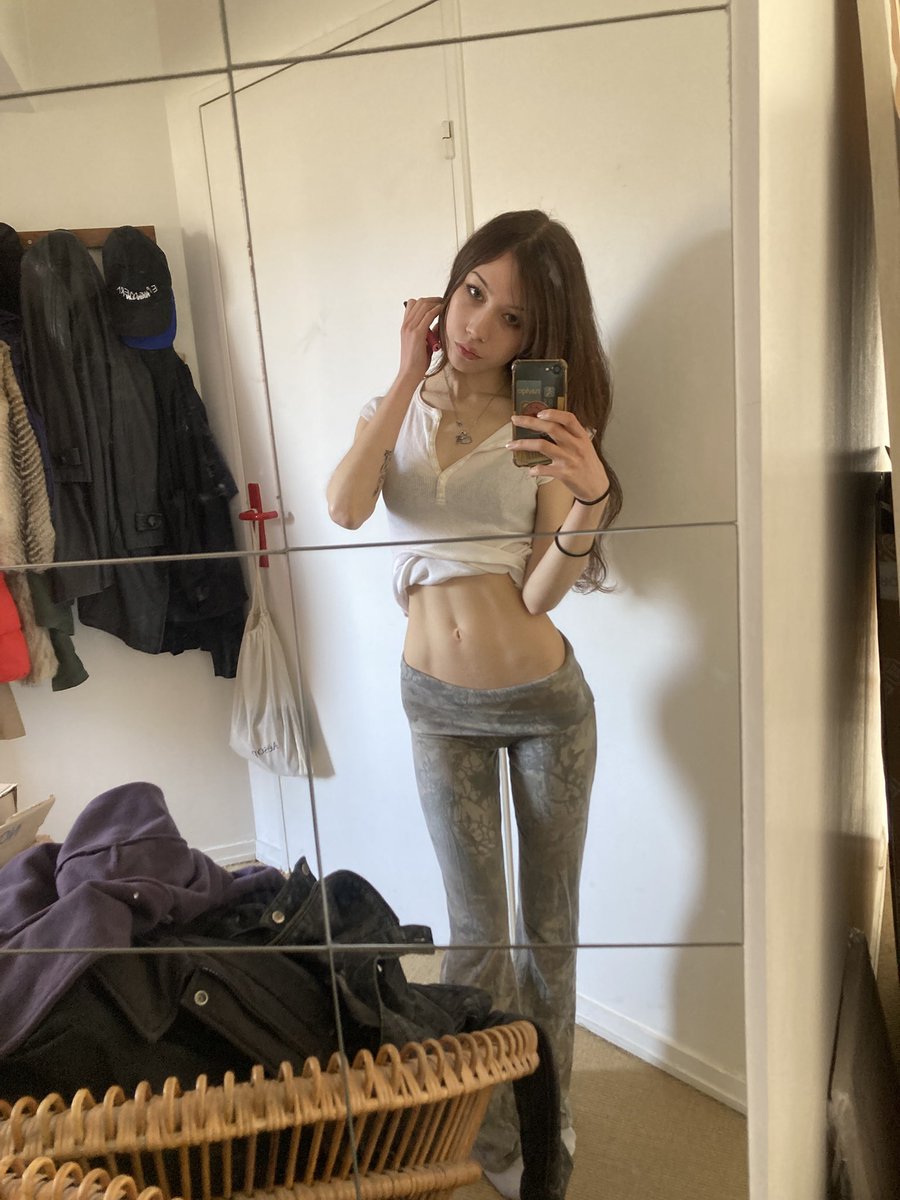 rotgirlsummer tweet media
