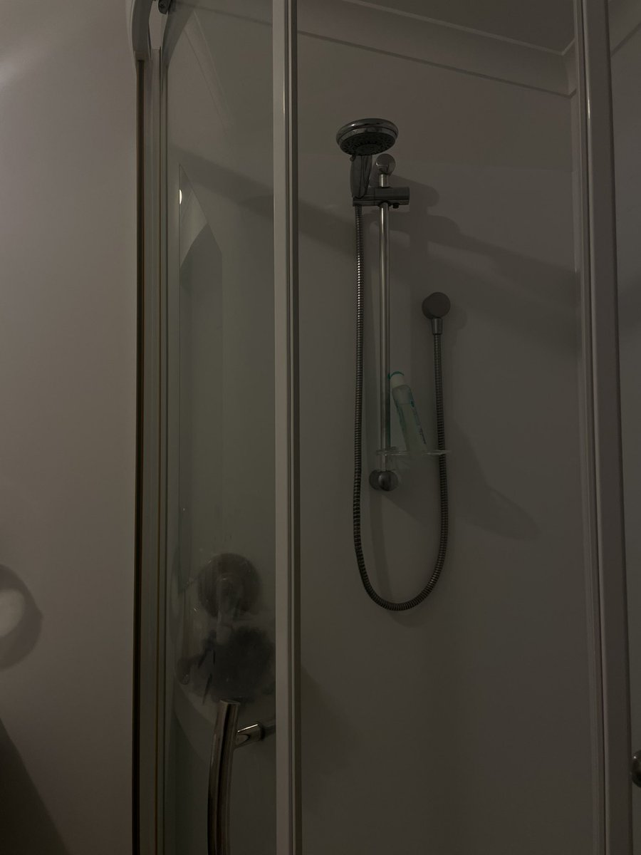 tottalynoti's tweet photo. about to shower. and you ? https://t.co/xvkDJya5hJ