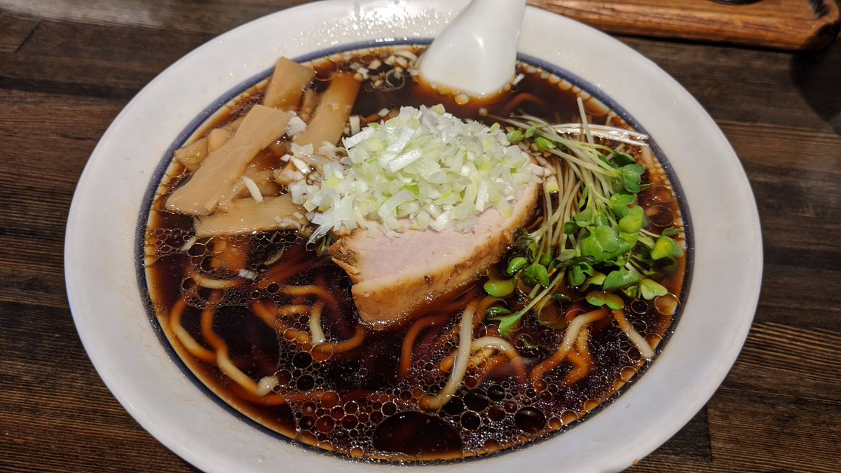 musashi_koyama's tweet photo. 武蔵小山のラーメンの名店、じらい屋が閉店に
11月にガス爆発があり、そのまま閉店となってしまいました。 https://t.co/LhamnEUBzM