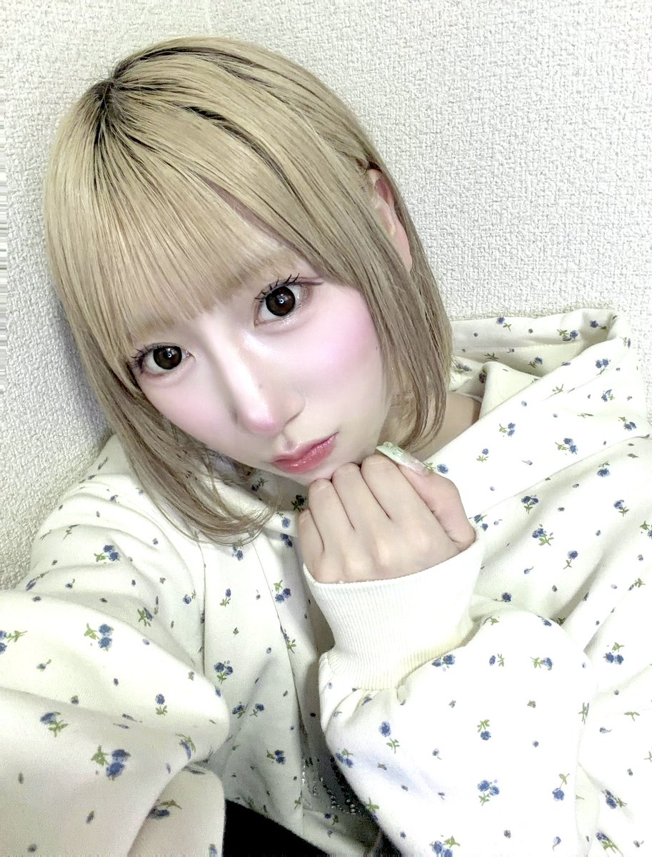 HSD_natsumi's tweet photo. ハイトーンボブ✖️パーカー女子🩵🫧 https://t.co/qGdNciORXD