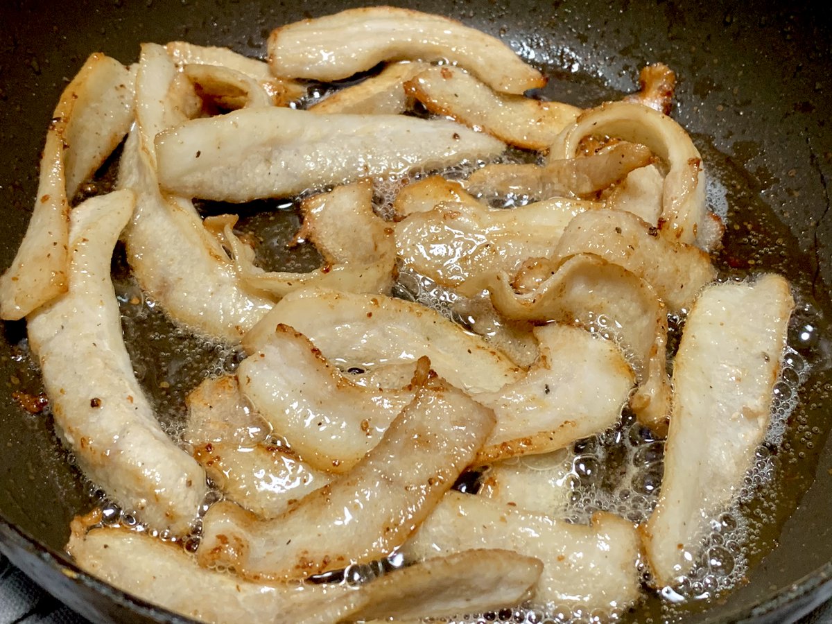 ＠もつ tweet media