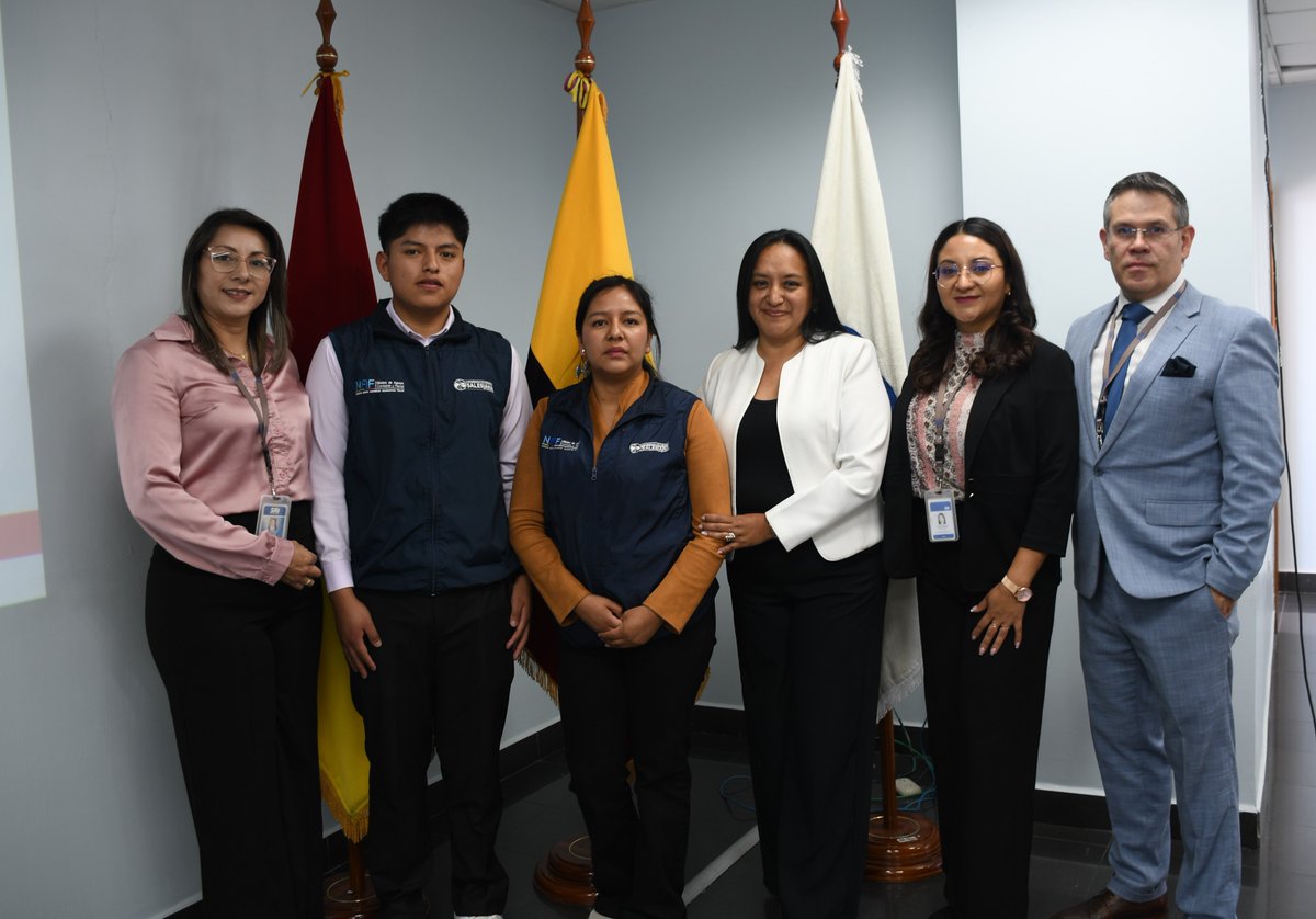 upsalesianaec's tweet image. 🧑‍💻 La #UPS, sede  #Cuenca, participó en las Mesas Técnicas para el fortalecimiento del portal web del @SRIoficialEc, colaborando junto a otras universidades y representantes de la tercera edad. 

💻 Esta iniciativa busca vincular la excelencia académica con el ámbito profesional