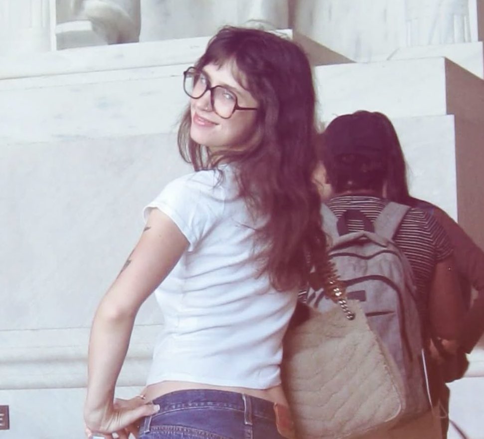 acervo clairo tweet media