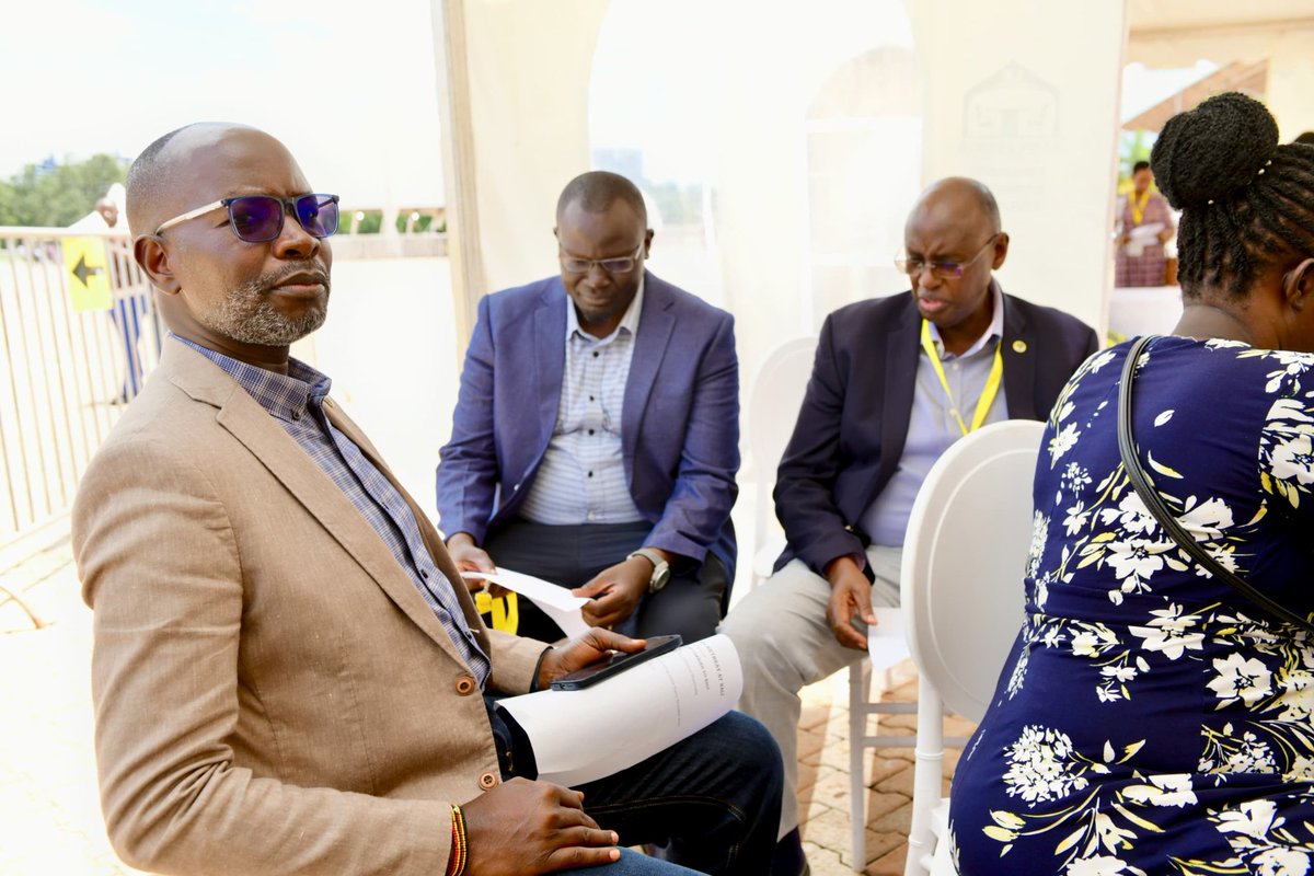 EmilySmithUK tweet media