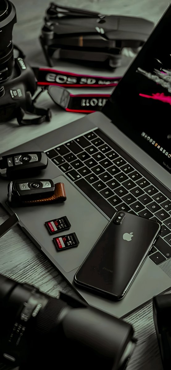 lynxchizzy's tweet image. All the gear, ready to go.
#techlife #Apple #Gadgets