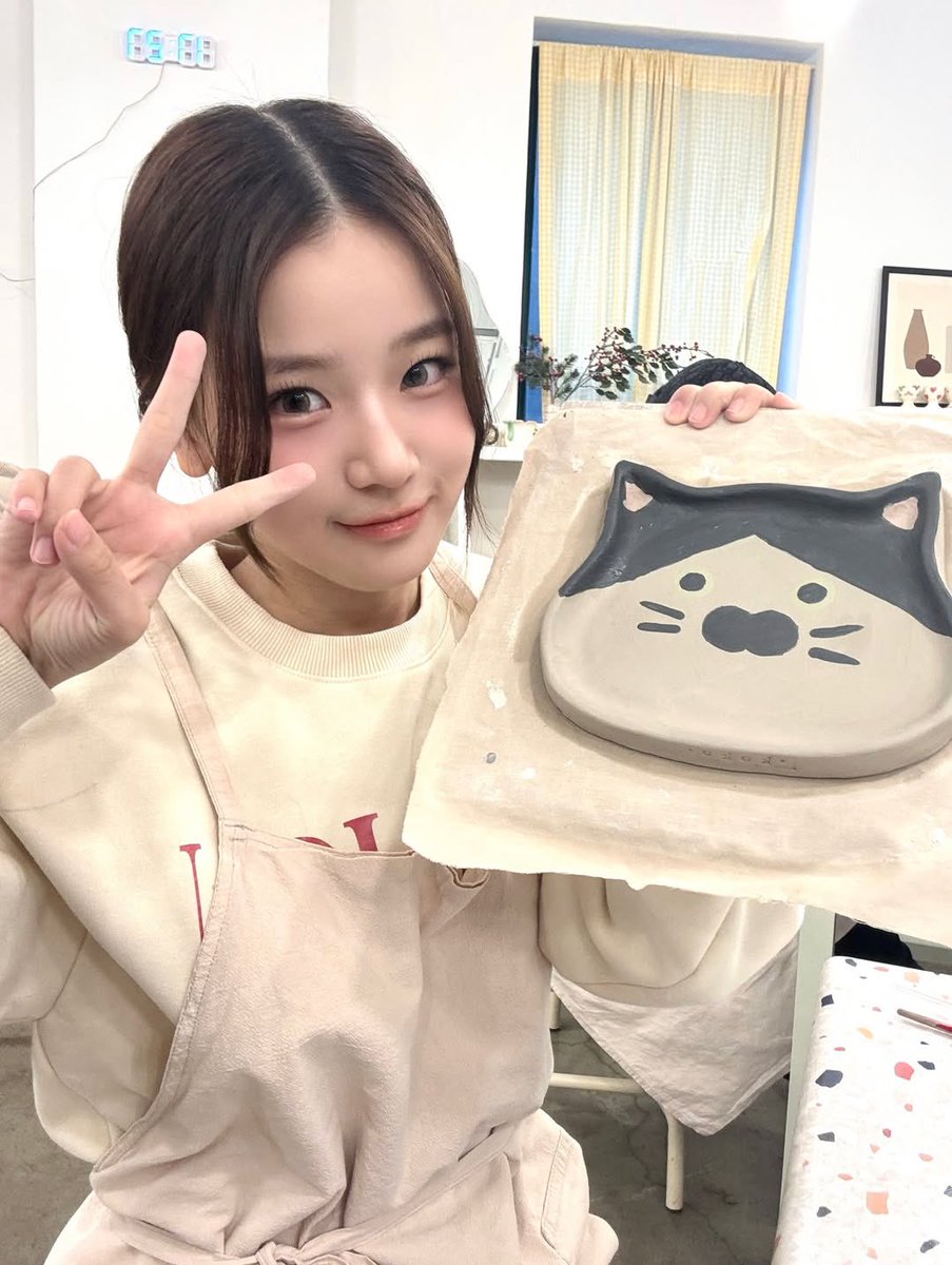 suhyeupdates's tweet photo. 04062026 Instagram Update 

코코 그릇 만들기🐈‍⬛🤍🐾

Song: Kiiikiii – Delulu https://t.co/2GaOgSlZVt