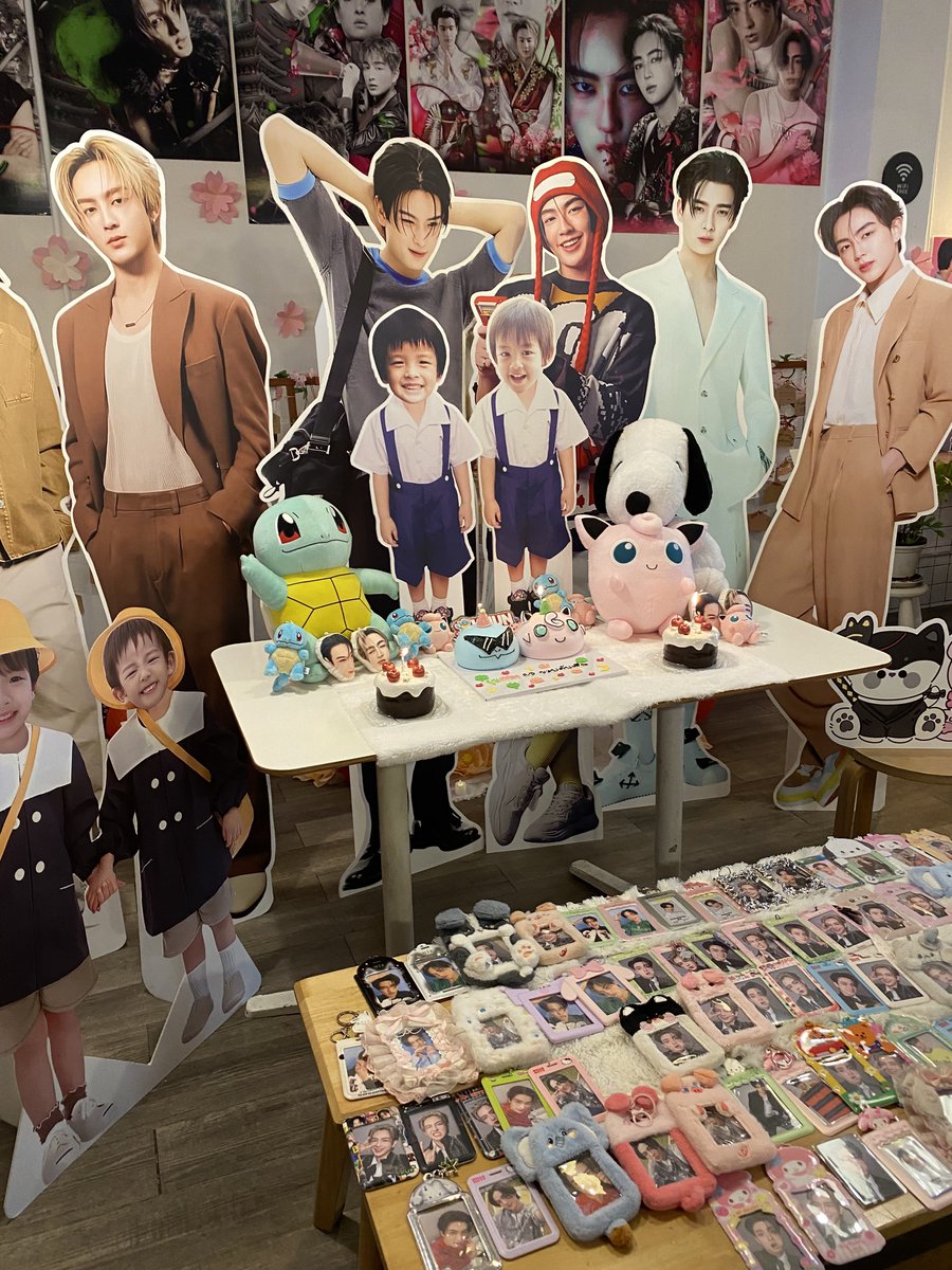 — DAY 1 

ขอบคุณเค้กของทุกคนที่นำมาเป่าฉลองวันเกิดขุนพลและฮาร์ทด้วยกันในงานนะคะ 🎂💚🩷

#2414noAkaiIto_KHUNHEART23BD