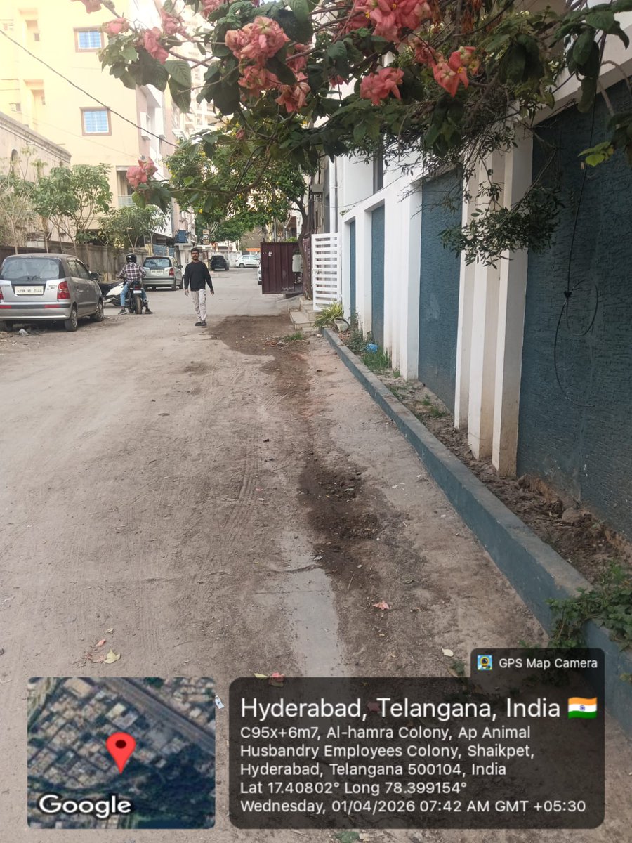 deeswm32's tweet photo. @kamran_jahan @CommissionrGHMC @CPRO_TGCM @GHMCOnline @HiHyderabad @swachhhyd @DeccanChronicle @DC_Golconda32 @Team_Road_Squad @TelanganaCMO @revanth_anumula Complaint attended and cleared already https://t.co/liR7U6FzE2
