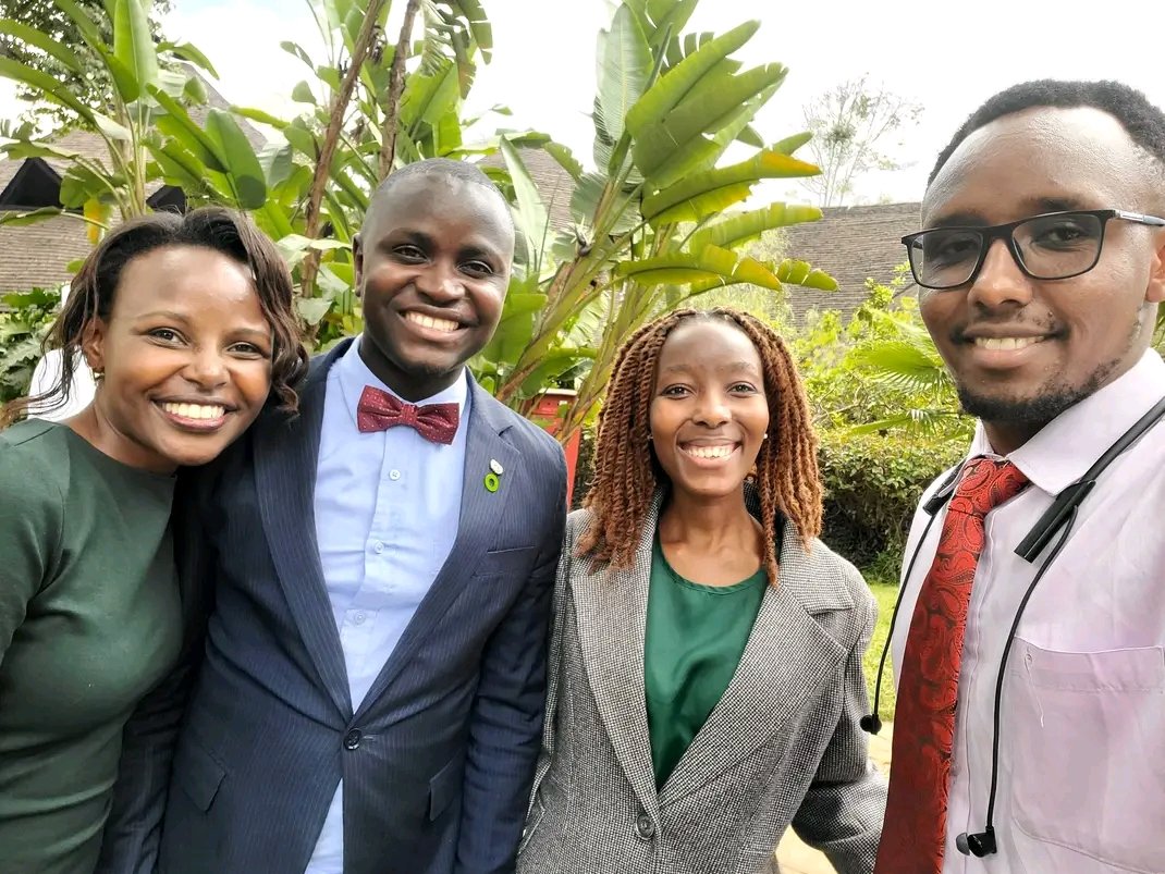 JOHN LINUS tweet media