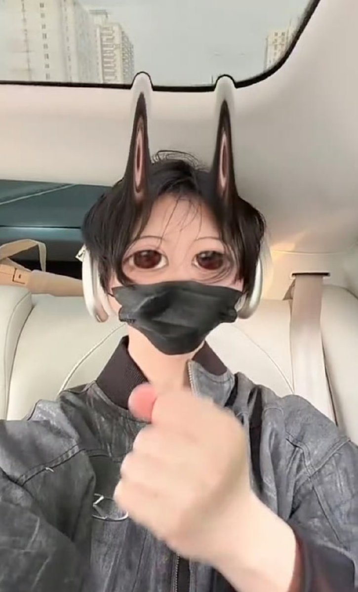 𝔩𝔦𝔩.𝔵𝔦𝔫𝔤 🦋✨ tweet media