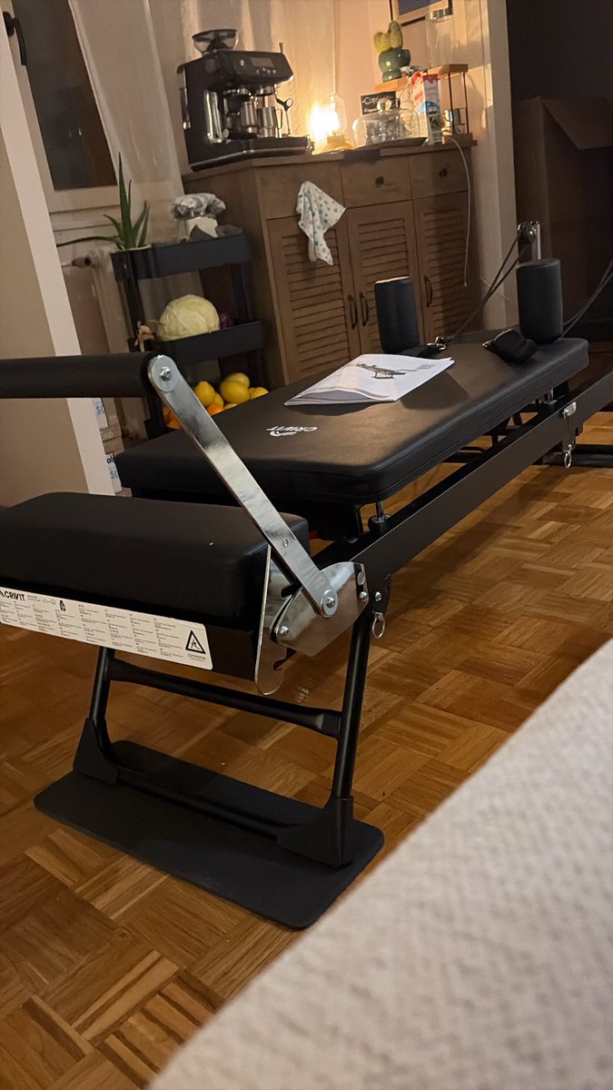diam_mg's tweet photo. Amigos :3 Nikola me compro una cama de pilates. Weeeeeeeey no puedo con la emoción JAJAJAAJJAA ayer ni pude dormir pensando en usarla al dia siguiente. 🥳🥳🥳🥳🥳 https://t.co/UiktmnuZH7