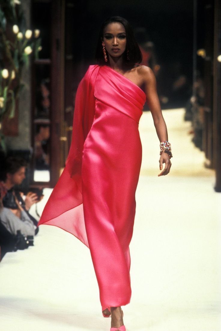 _Mo_View's tweet photo. Guinean Supermodel Katoucha Niane 

May her soul rest in peace https://t.co/fp9D9qAWnQ