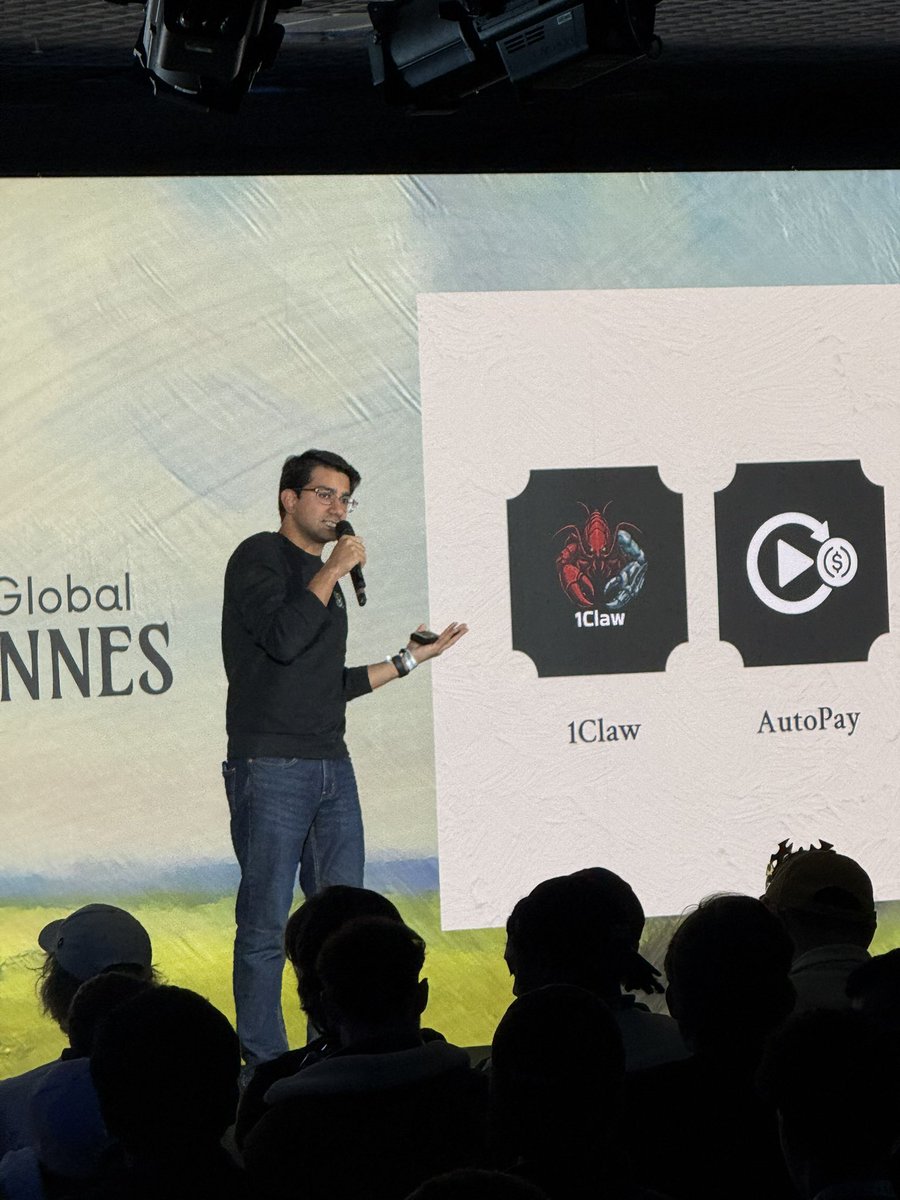 1claw AI tweet media