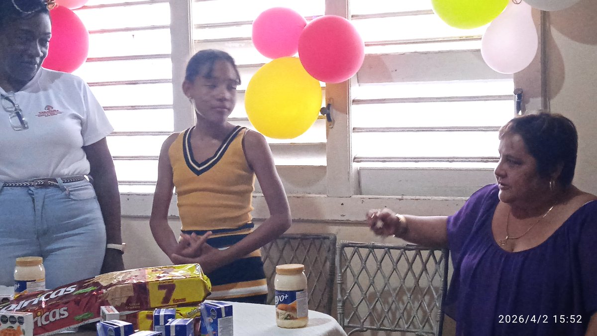 Sonrisas y miradas que trasmiten agradecimiento a quienes acuden de forma regular a la casita de los niños sin responsabilidad parental, #ETTSS dona confituras, en esta ocasión x el 4 de abril y  muestras de amor incondicional <a href="/GrupoTabacuba/">Grupo Tabacuba</a> <a href="/DeivyPrezMartn1/">Deivy Pérez Martín</a>  <a href="/Betty740314/">Betty</a>