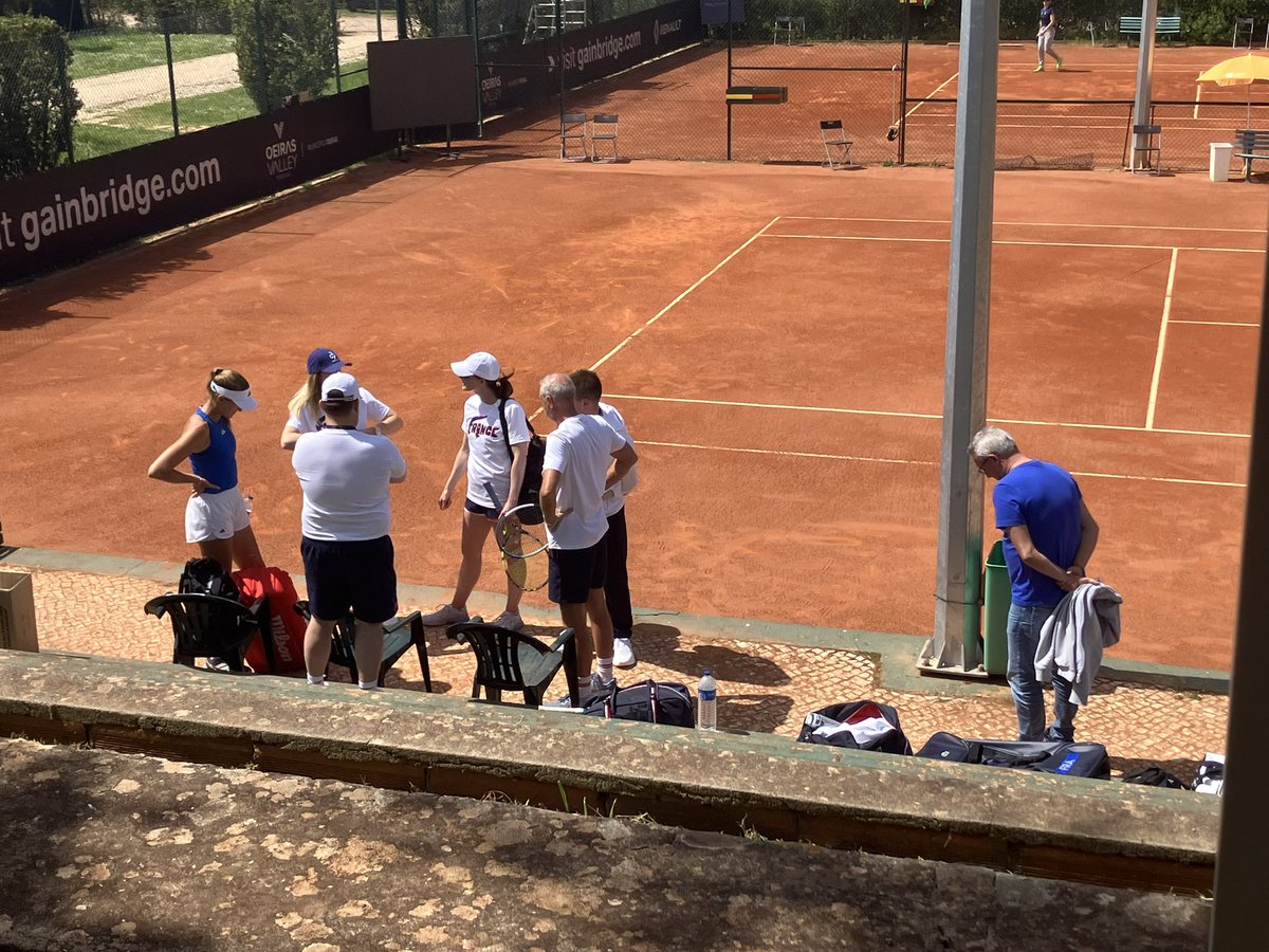 levifernandes's tweet photo. 🎾🇫🇷 Tennis/Billie Jean King Cup
« On se sent vraiment prêtes » : a dit à l’AFP Alizé Cornet, nouvelle capitaine de l’équipe de France féminine de tennis, avant le début de Billie Jean King mardi à Oeiras au Portugal. https://t.co/5N4VT7OCk0