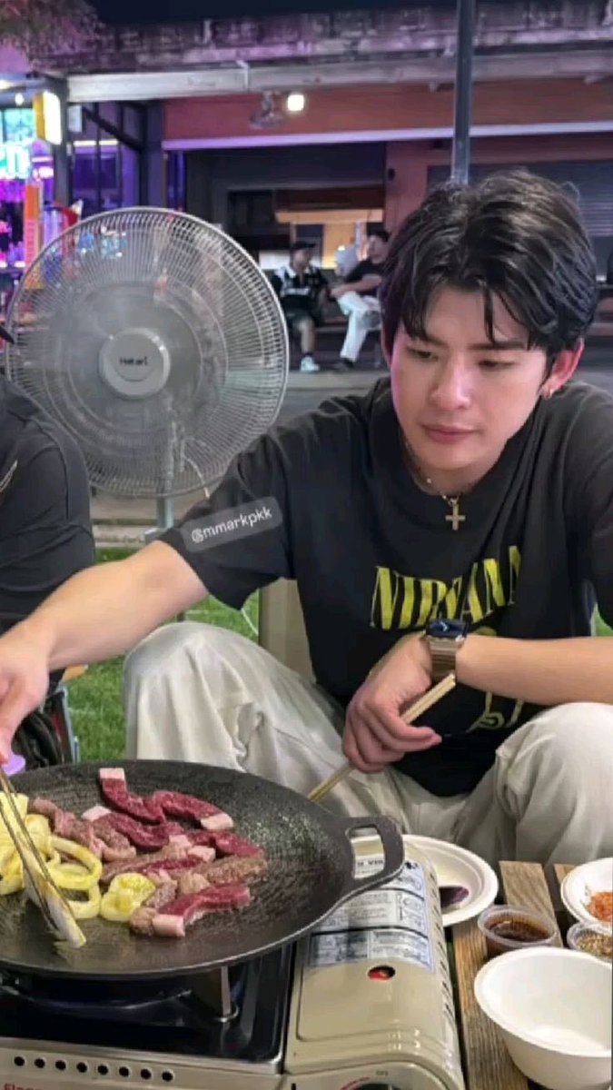 skiwongravai tweet media