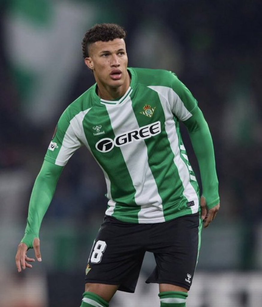 ItzCarlos tweet media