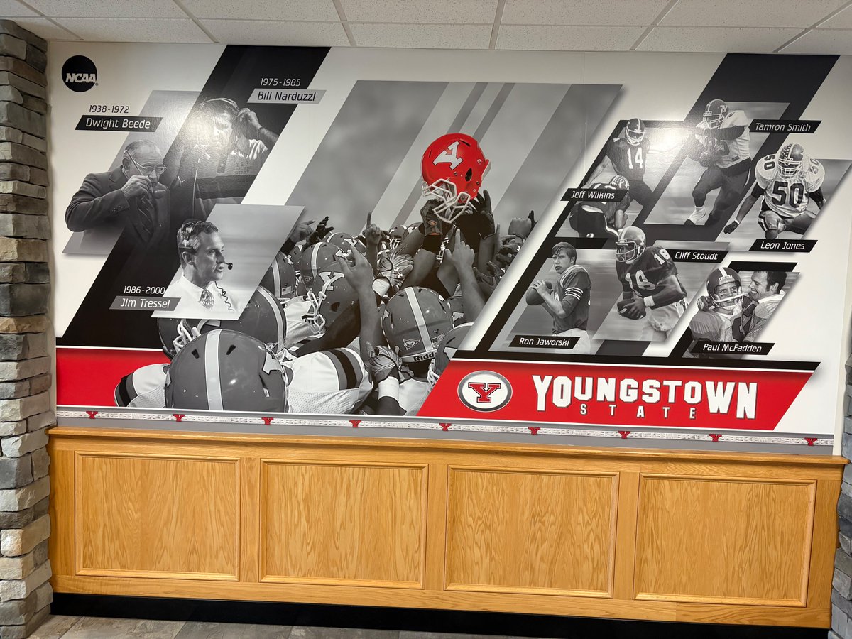 Last week's practice at Youngstown State was fun to watch! One of the more impressive FCS programs I'll see. Thank you to Trent Voss for inviting me out. I also loved my convos with Ryan Riemedio, Tony Chair, Anthony Vigorito, and Rollen Smith. #BDPRecruiting #BDPSpringTour