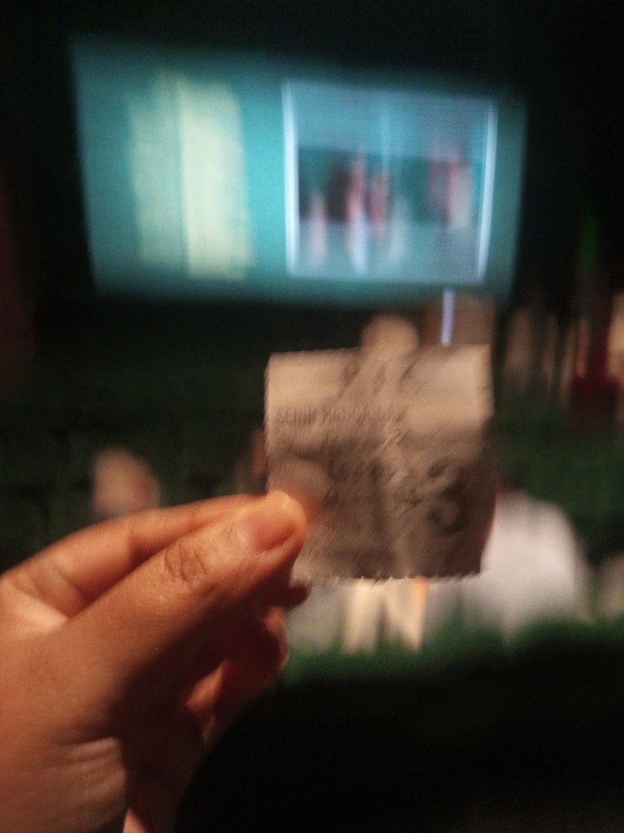Nonton "Senin Harga Naik" sampe 2x
Ceritanya biasa aja, tentang 1 ibu dan 3 anaknya, tapi yang bikin nangis itu, karena kondisinya lagi mirip kaya di film ini 😮‍💨

Best for relate story 👍🏻