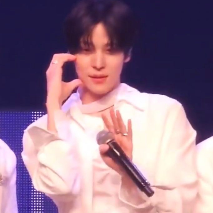 yara 🎀 tweet media