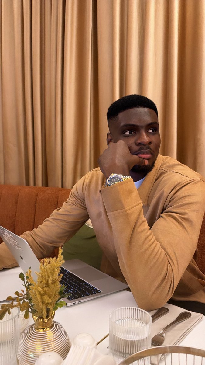 Tobi🧡 tweet media