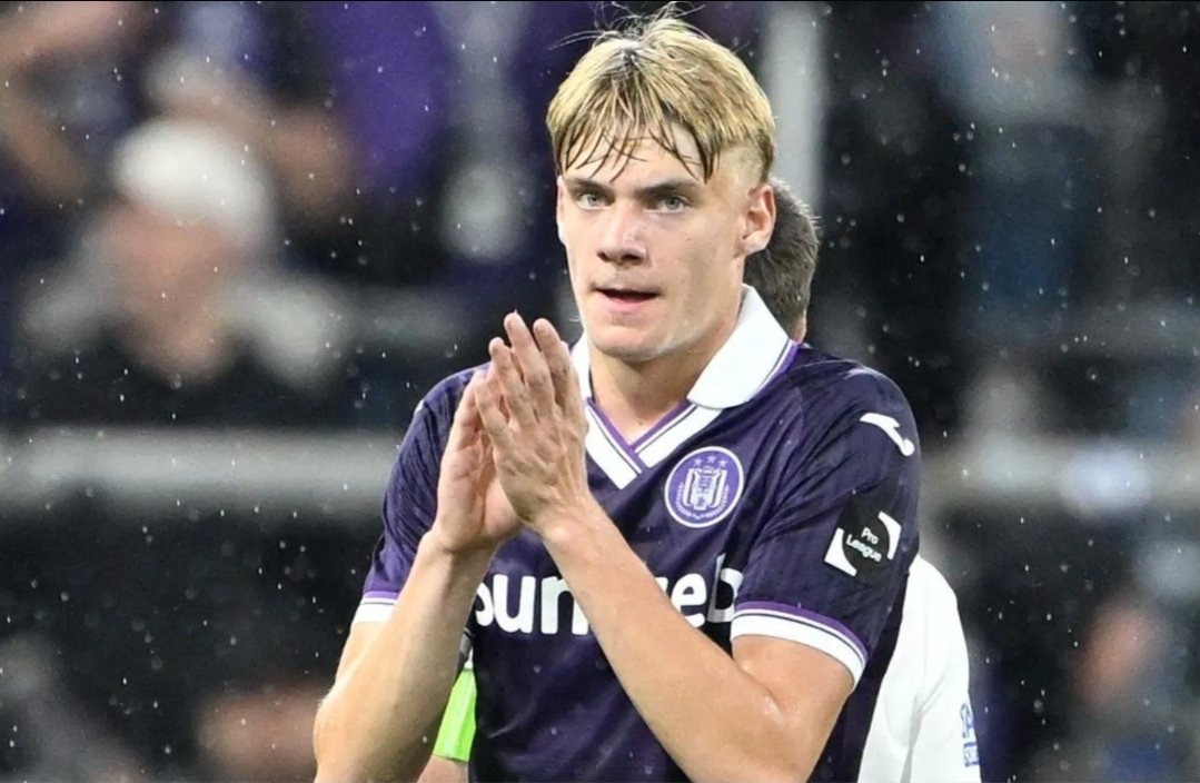 Purple Anderlecht tweet media